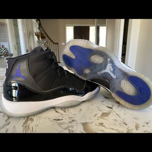 Jordan space jam 11